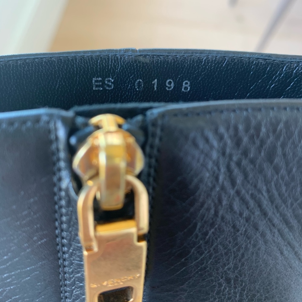 ❗️SOLD❗️NWOT Givenchy Triangle G boots - Picture 10 of 10